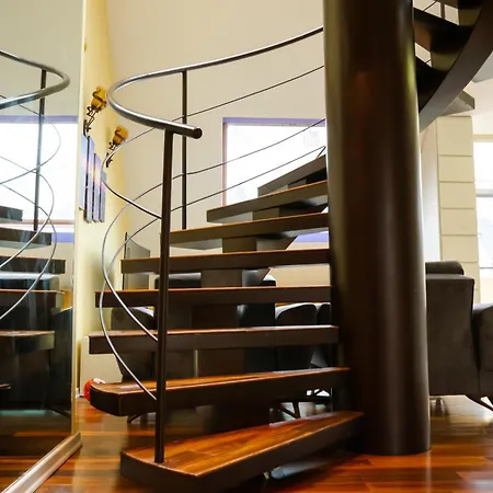 Cozy Penthouse In Apartment *